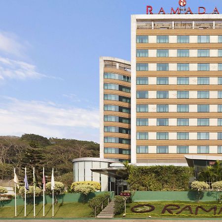 Ramada Powai Hotel & Convention Centre Bombay Eksteriør billede